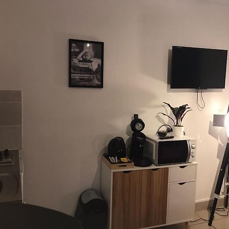 Studio Monroe 알랑송 외부 사진